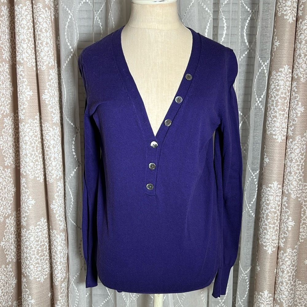 GAP Purple V-Neck Button Long Sleeve Sweater size medium